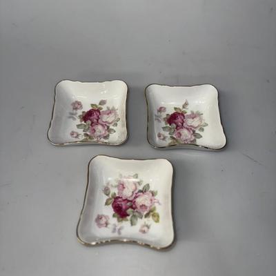 Set of 3 E&R Golden Crown Schumann Arsberg Germany Antique Rose Berry Bowl
