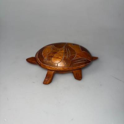 Vintage Wood Hand Carved Turtle Trinket Box