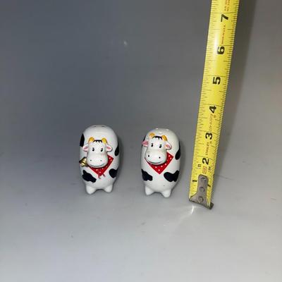 Switzerland Cow salt and pepper shakers