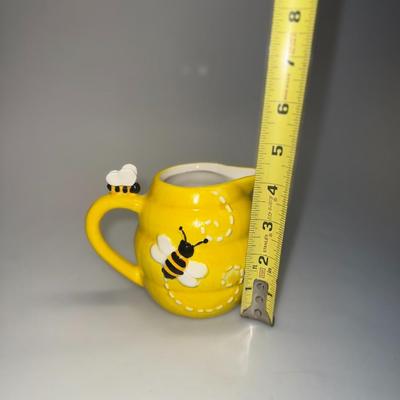 Vintage Pier 1 Hand Painted Dolomite Bumble Bee Creamer