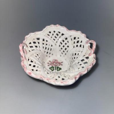 Vintage Berardos Portugal Woven Lattice Hand Painted Bowl w/Handles Pink Clovers