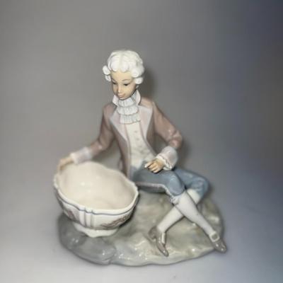 LLADRO 4714 Boy Jewelry Dish Historical Collection Glazed Finish Figurine RARE