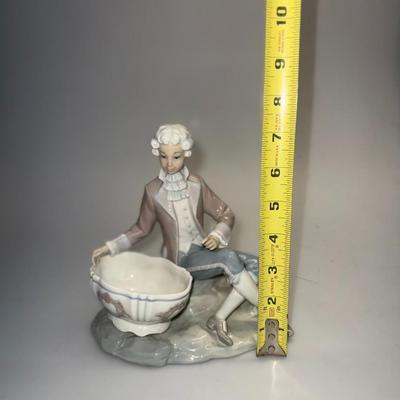 LLADRO 4714 Boy Jewelry Dish Historical Collection Glazed Finish Figurine RARE