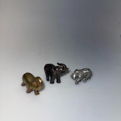 3 set of elephant décor