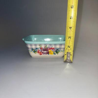 Two Cute Pioneer Woman Mini Loaf Pans
