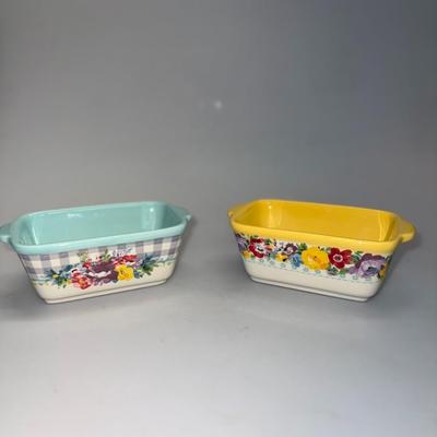 Two Cute Pioneer Woman Mini Loaf Pans