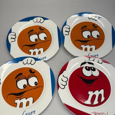 2000 Crispy Signed M&Ms Plate (Set of 4)