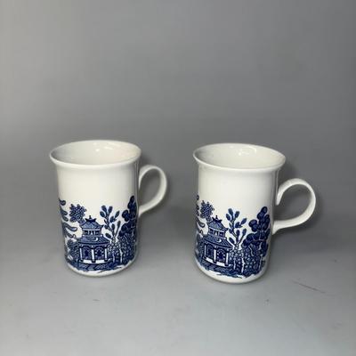 Churchill England Blue Willow Mugs  4 3/8”, Made in England, Blue and White Coffee Mug Tea, Chinoiserie, Vintage, Ear Handle, Tall Mug