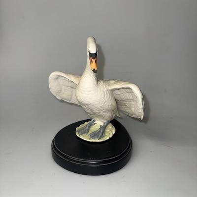 Vintage Noble Swan By Gunther Granget Hamilton Collection 1985
