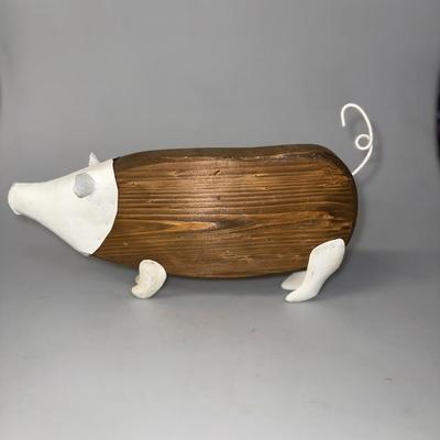 Farmhouse Wood/Metal Pig