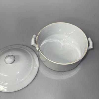 Apilco France Provencal 2 Quart Porcelain Casserole w/ lid