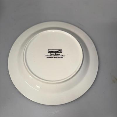 Hometrends Farm Fresh Plates (set of 4)