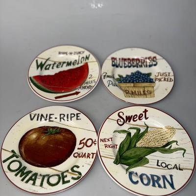 Hometrends Farm Fresh Plates (set of 4)