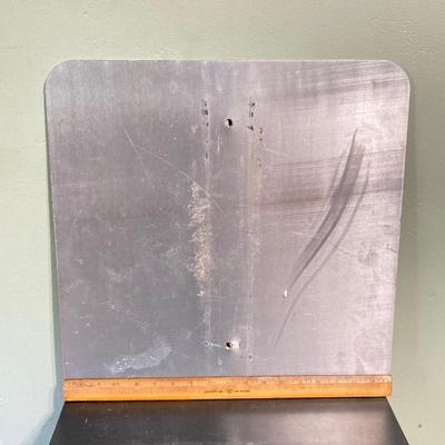 LOT 62: Metal 40 MPH Road Sign