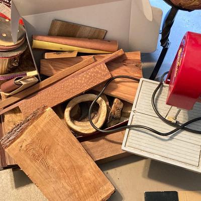 LOT 72: Speedster Diamond Glass Table Saw with Assorted Crafting / Decorative Wood Pieces