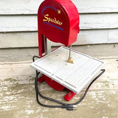 LOT 72: Speedster Diamond Glass Table Saw with Assorted Crafting / Decorative Wood Pieces