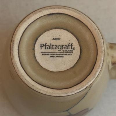 LOT 85: Pfaltzgraff Aster Dish Collection