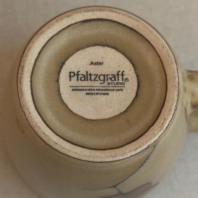 LOT 85: Pfaltzgraff Aster Dish Collection
