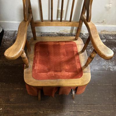 LOT 83: Vintage Wooden Vermont Made Miracle Rocker & Colonial Dough Box Style End Table