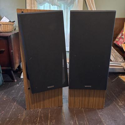 LOT 88: Vintage Kenwood JL-786 Floor Speakers 3-Way 3 Speaker System