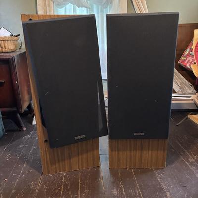 LOT 88: Vintage Kenwood JL-786 Floor Speakers 3-Way 3 Speaker System