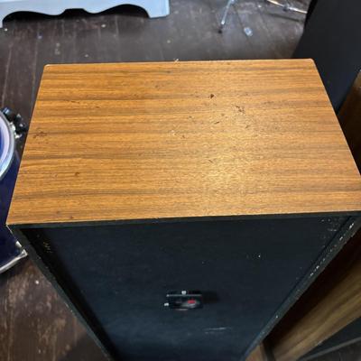 LOT 88: Vintage Kenwood JL-786 Floor Speakers 3-Way 3 Speaker System