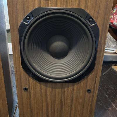 LOT 88: Vintage Kenwood JL-786 Floor Speakers 3-Way 3 Speaker System