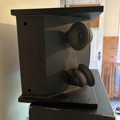 LOT 91: Bose 301 Series III Direwt/Reflecting Speakers