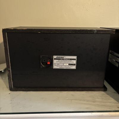 LOT 91: Bose 301 Series III Direwt/Reflecting Speakers