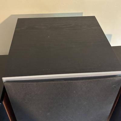 LOT 93: Polk Audio Subwoofer PSW10 110V & Polk Audio Speakers TSi100 Cherry