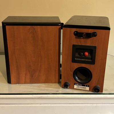 LOT 93: Polk Audio Subwoofer PSW10 110V & Polk Audio Speakers TSi100 Cherry