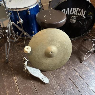 LOT 94: Drums: Cannon Radical & More