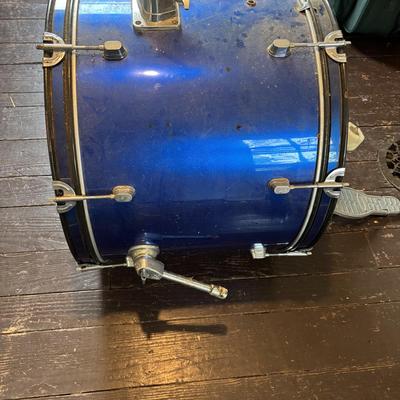 LOT 94: Drums: Cannon Radical & More