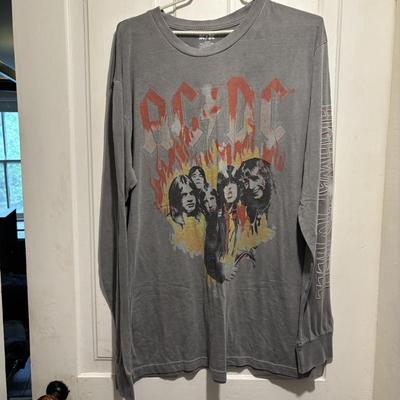 LOT 98: Concert/Band T-Shirts (4): Lynyrd Skynyrd, ZZ Top AC/DC