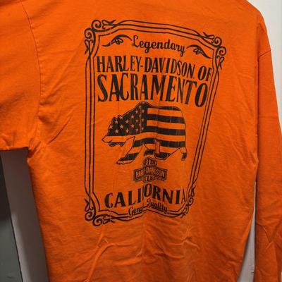 LOT 100: Unik Select Leather Vest & Long Sleeve Harley Davidson T-Shirt
