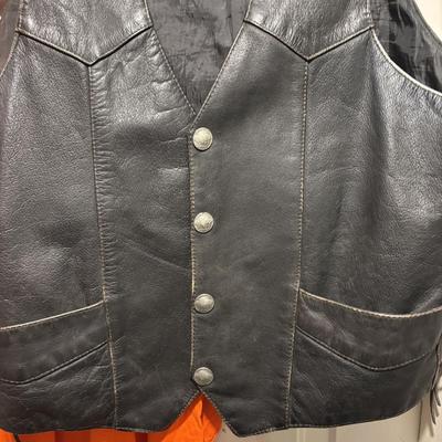 LOT 100: Unik Select Leather Vest & Long Sleeve Harley Davidson T-Shirt