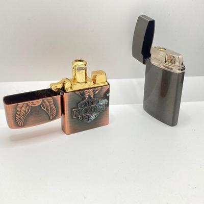 LOT 120: Vintage Collection - Folding Knives, Lighters, Cigar Boxes and Patches