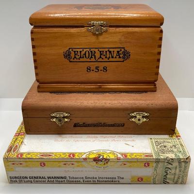 LOT 120: Vintage Collection - Folding Knives, Lighters, Cigar Boxes and Patches