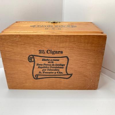 LOT 120: Vintage Collection - Folding Knives, Lighters, Cigar Boxes and Patches