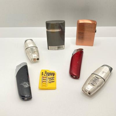 LOT 120: Vintage Collection - Folding Knives, Lighters, Cigar Boxes and Patches