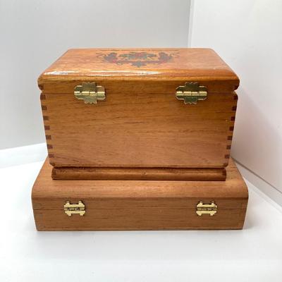 LOT 120: Vintage Collection - Folding Knives, Lighters, Cigar Boxes and Patches