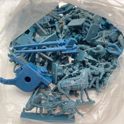 LOT 125: Vintage Toy Collection - Metal and Plastic Cars / Trucks, Miniature Military Figurines in Metal Box
