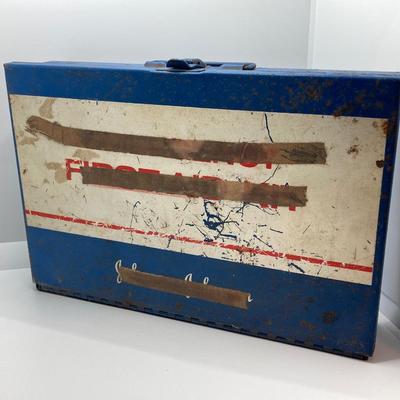 LOT 125: Vintage Toy Collection - Metal and Plastic Cars / Trucks, Miniature Military Figurines in Metal Box