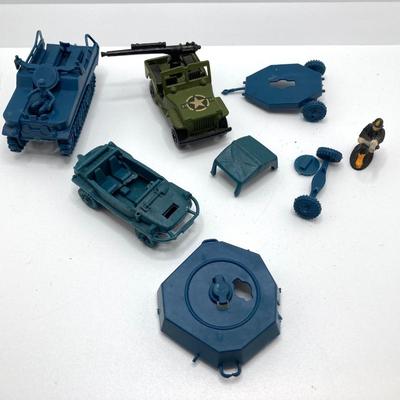 LOT 125: Vintage Toy Collection - Metal and Plastic Cars / Trucks, Miniature Military Figurines in Metal Box