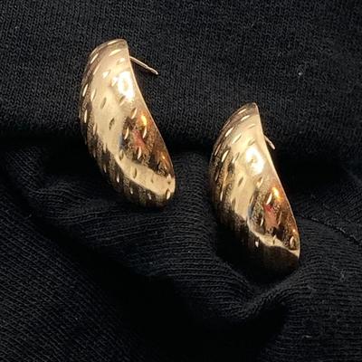 LOT 126: JJ Gold Pierced Earrings - 14KT, TW 1.77g