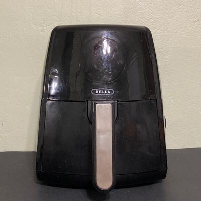 LOT 129: Bella Air Fryer, Proctor / Silex Rice Cooker and Proctor Silex Toaster