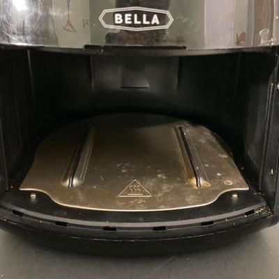 LOT 129: Bella Air Fryer, Proctor / Silex Rice Cooker and Proctor Silex Toaster