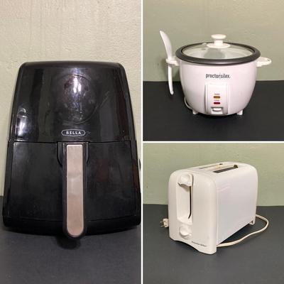 LOT 129: Bella Air Fryer, Proctor / Silex Rice Cooker and Proctor Silex Toaster