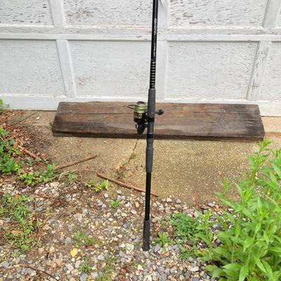 LOT 133: Daiwa 10 Foot Fishing Rod with Penn Battle Spinning Reel