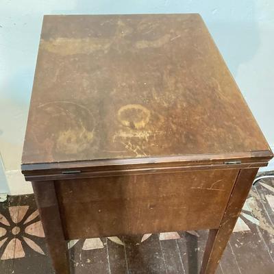 LOT 135: Wood Sewing Table, Table Lamp, Ceramic Vase and Glass Tea Light Holder